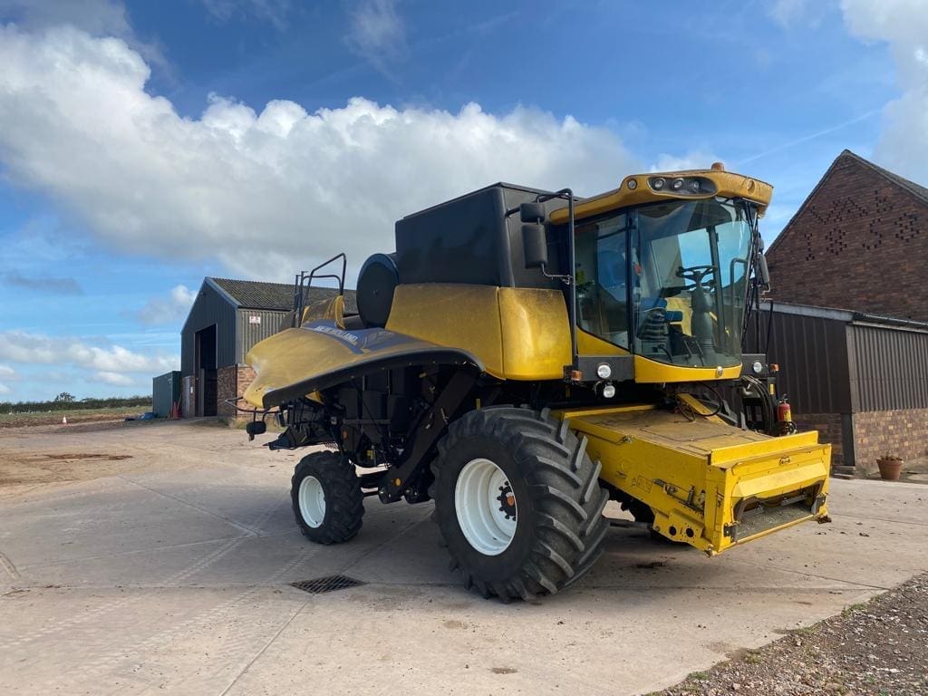 Fiches techniques de Moissonneuses batteuses NEW HOLLAND CX6090