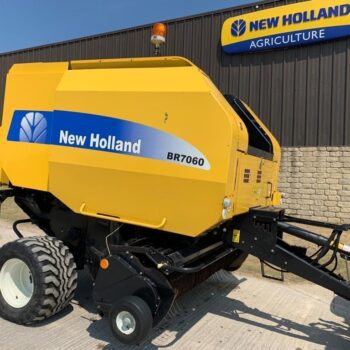 New Holland BR7060 Round Baler