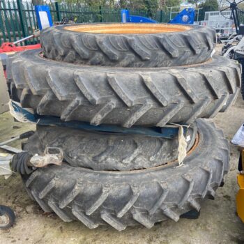 Full Set of New Holland Rowcrop Wheels & Tyres.