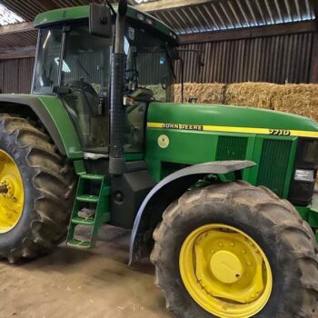 John Deere 7710 Tractor