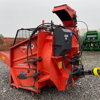 Kuhn Primor Mounted Bale Shredder