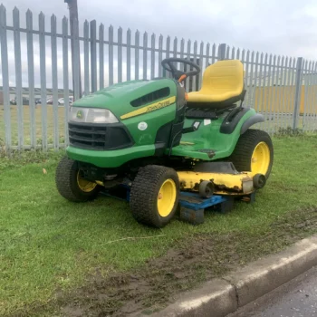 John Deere X140 Ride on Mower