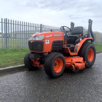 Kubota B2530 Compact Tractor with Mower Deck