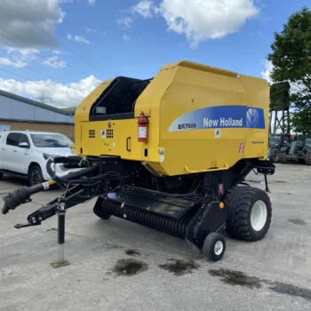 New Holland BR7060 Round Baler