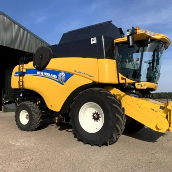 New Holland CX7080 Combine Harvester