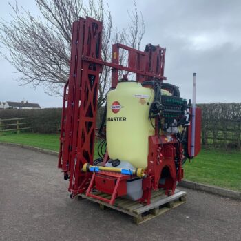 Hardi Master Plus 18 metre 1200 Mounted Sprayer