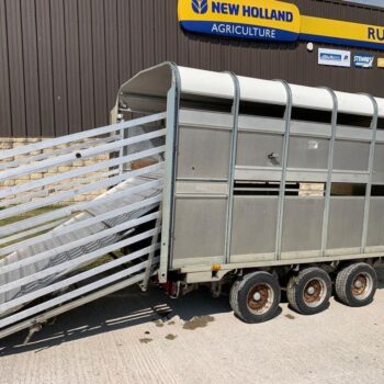 Ifor Williams DP120 Tri-Axle Livestock Trailer