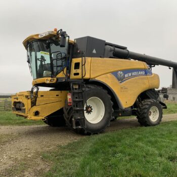 USED New Holland CR8080 Combine Harvester For Sale