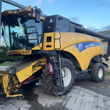 USED New Holland CX8070 Combine Harvester For Sale