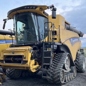 USED New Holland CR10.90 Combine Harvester For Sale