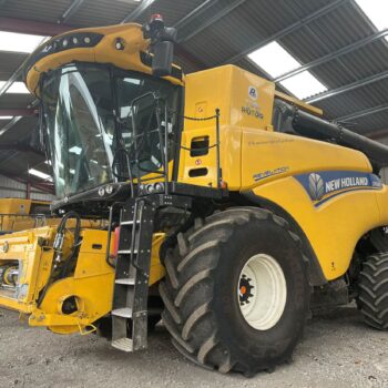 USED New Holland CR9.80 Combine Harvester For Sale