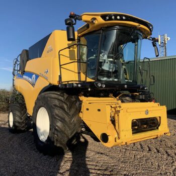 USED New Holland CR8.90 Combine Harvester For Sale