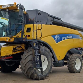 USED New Holland CX8090 Combine Harvester For Sale