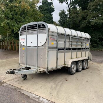 USED Nugent L4318T Livestock Trailer For Sale