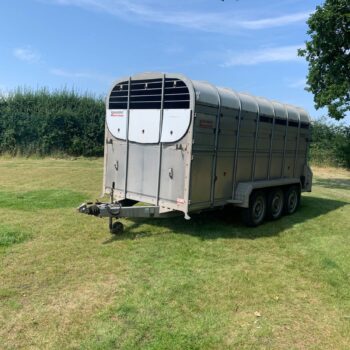 USED Nugent L4318T Livestock Trailer For Sale