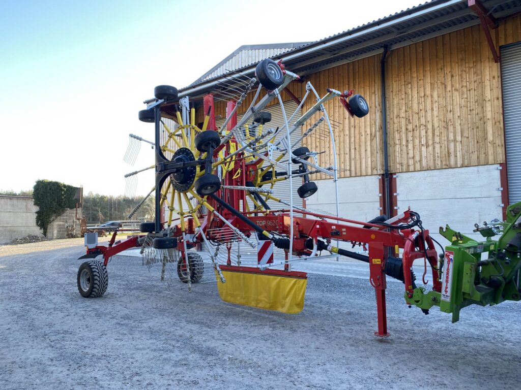 EX DEMO Pottinger TOP 962C Twin Rotor Rake For Sale | Russell's