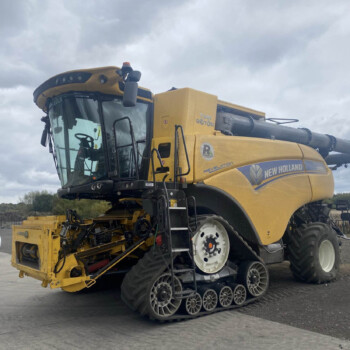 USED New Holland CR9.90 Combine Harvester For Sale