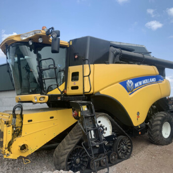 New Holland CR9080 Combine Harvester For Sale