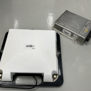 CNH LEVEL 3 AG372 RECEIVER WITH AG715 RTK RADIO AND NAV 2 CONTROLLER KIT