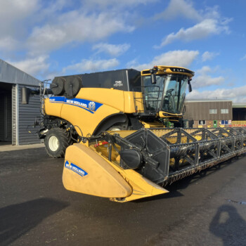 New Holland CR10.90 Combine Harvester For Sale