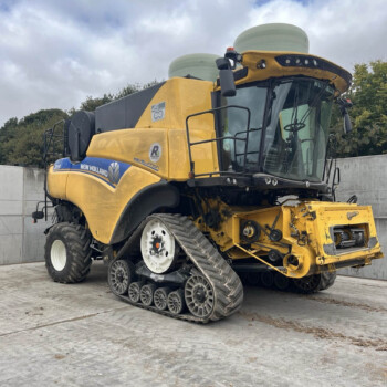 New Holland CR9.90 Combine Harvester For Sale