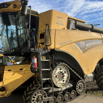 New Holland CR8.90 Combine Harvester For Sale