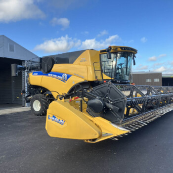 New Holland CR9.90 Combine Harvester For Sale
