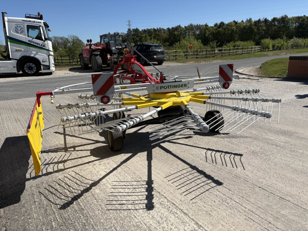 Pottinger 421 Single Rotor Rake NEW Pottinger TOP 422 Single Rotor Rake For Sale | Russell's